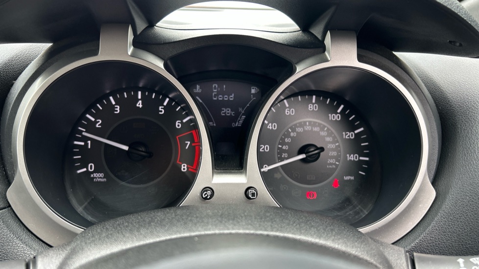 Nissan Juke 1.6 [112] Acenta 5dr Petrol Hatchback - Image 18