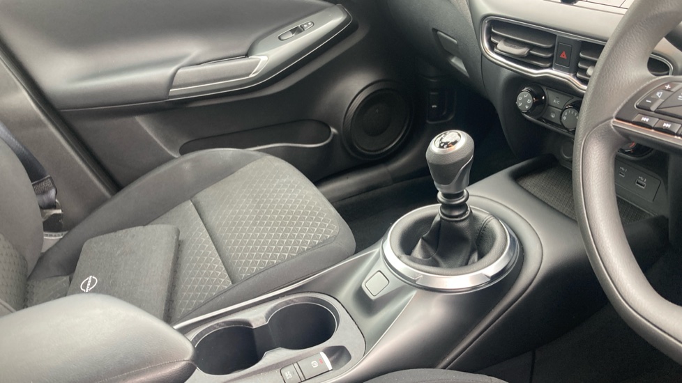 Nissan Juke 1.0 DiG-T Acenta Premium 5dr Petrol Hatchback - Image 14