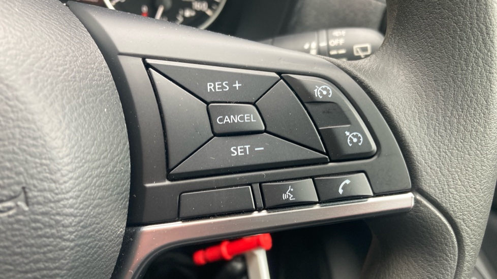 Nissan Juke 1.0 DiG-T Acenta Premium 5dr Petrol Hatchback - Image 23