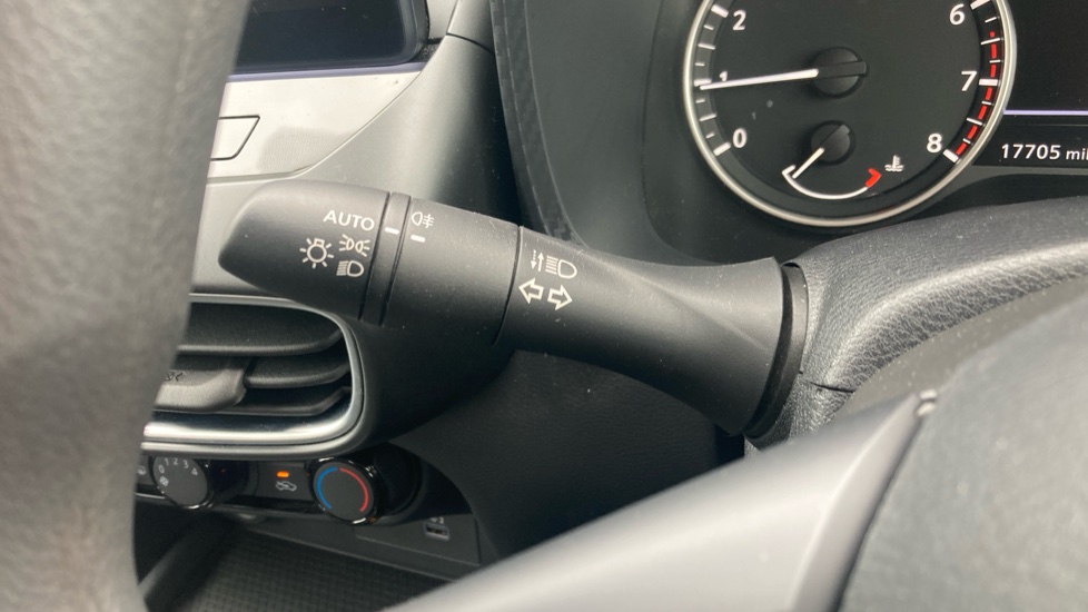 Nissan Juke 1.0 DiG-T Acenta Premium 5dr Petrol Hatchback - Image 29
