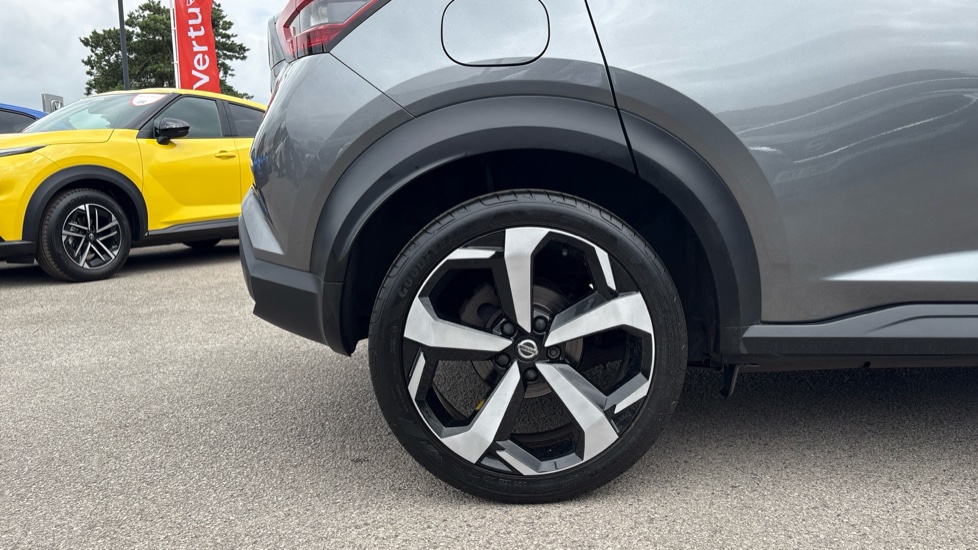 Nissan Juke 1.0 DiG-T 114 Tekna 5dr DCT Petrol Hatchback - Image 7