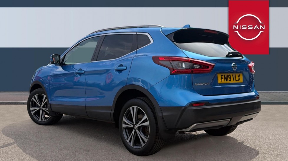 Nissan Qashqai 1.3 DiG-T 160 N-Connecta 5dr DCT [Glass Roof Pack] Petrol Hatchback - Image 2