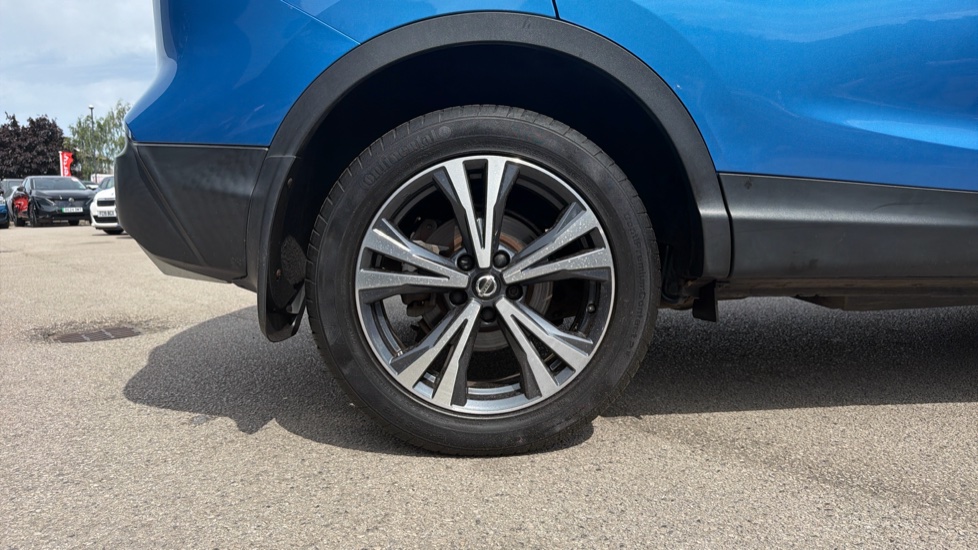 Nissan Qashqai 1.3 DiG-T 160 N-Connecta 5dr DCT [Glass Roof Pack] Petrol Hatchback - Image 7