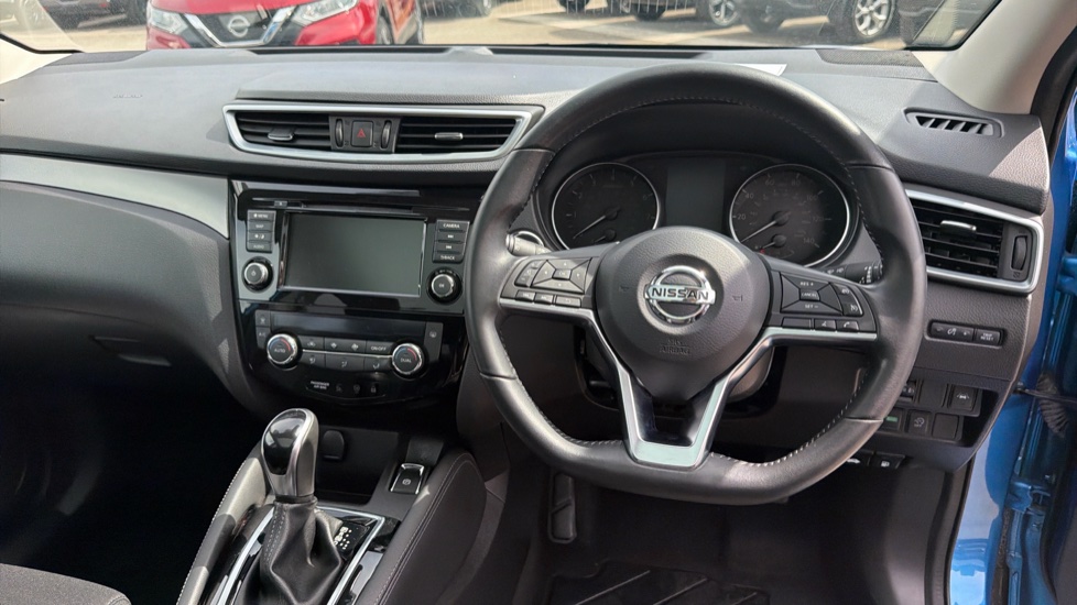 Nissan Qashqai 1.3 DiG-T 160 N-Connecta 5dr DCT [Glass Roof Pack] Petrol Hatchback - Image 10