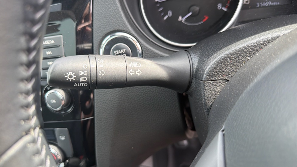 Nissan Qashqai 1.3 DiG-T 160 N-Connecta 5dr DCT [Glass Roof Pack] Petrol Hatchback - Image 33