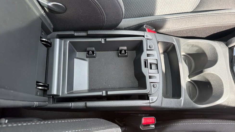 Nissan Qashqai 1.3 DiG-T 160 N-Connecta 5dr DCT [Glass Roof Pack] Petrol Hatchback - Image 42