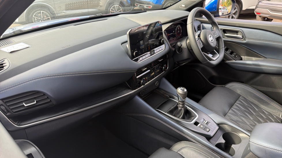 Nissan Qashqai 1.3 DiG-T MH 158 Tekna+ 5dr Petrol Hatchback - Image 9