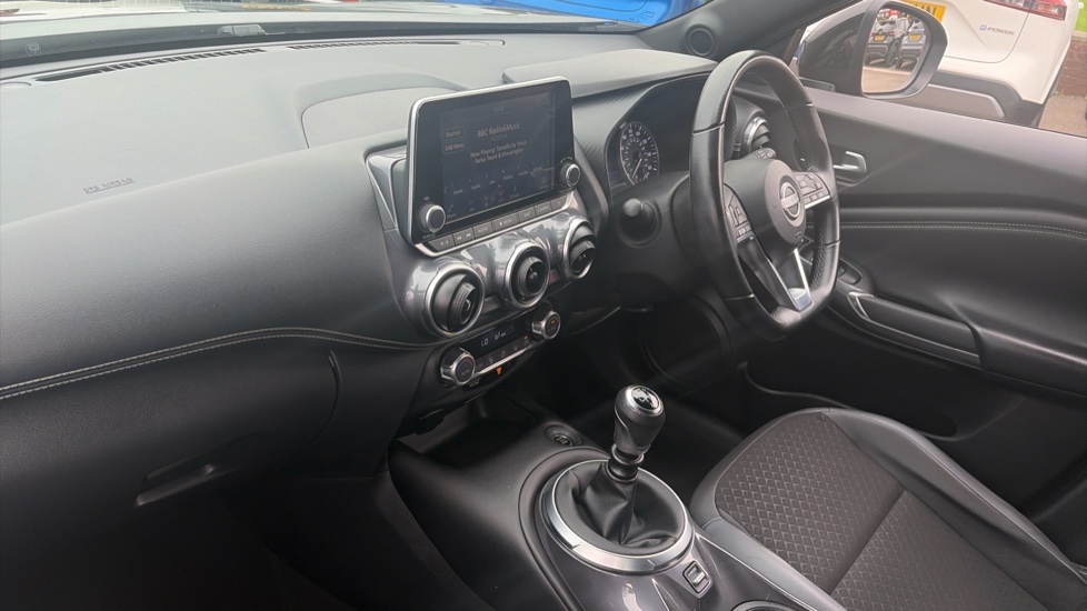 Nissan Juke 1.0 DiG-T 114 N-Connecta 5dr Petrol Hatchback - Image 9