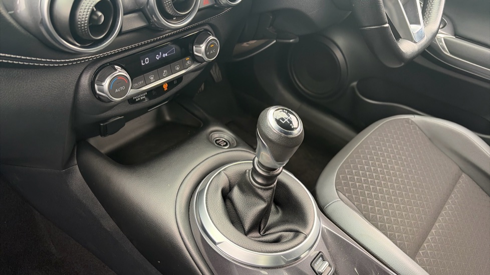 Nissan Juke 1.0 DiG-T 114 N-Connecta 5dr Petrol Hatchback - Image 13