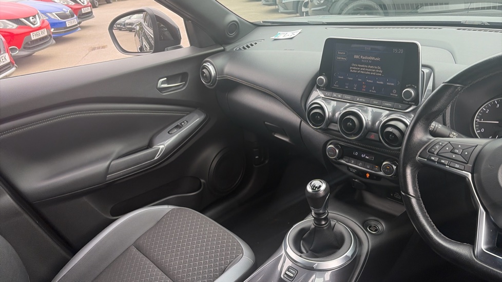 Nissan Juke 1.0 DiG-T 114 N-Connecta 5dr Petrol Hatchback - Image 14