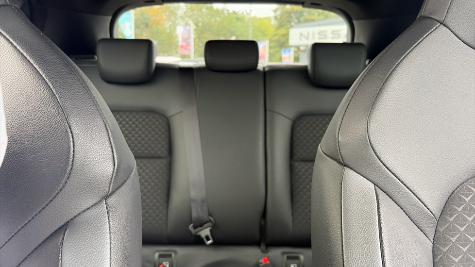 Nissan Juke 1.0 DiG-T 114 N-Connecta 5dr Petrol Hatchback - Image 15