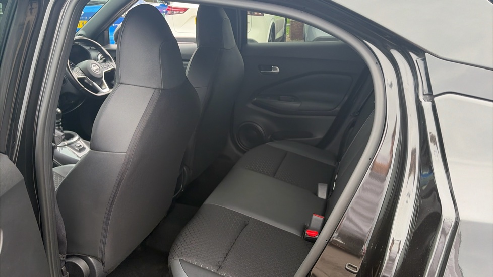 Nissan Juke 1.0 DiG-T 114 N-Connecta 5dr Petrol Hatchback - Image 16