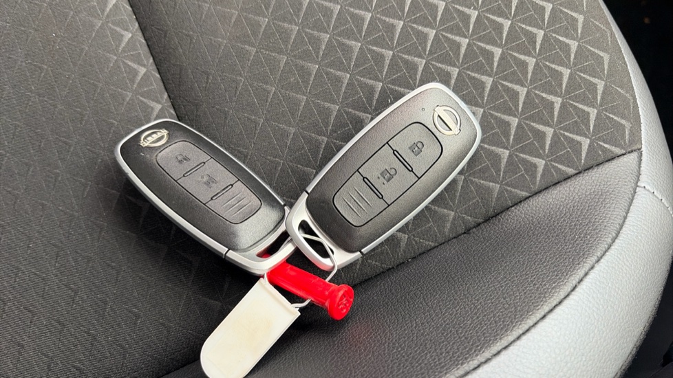 Nissan Juke 1.0 DiG-T 114 N-Connecta 5dr Petrol Hatchback - Image 20