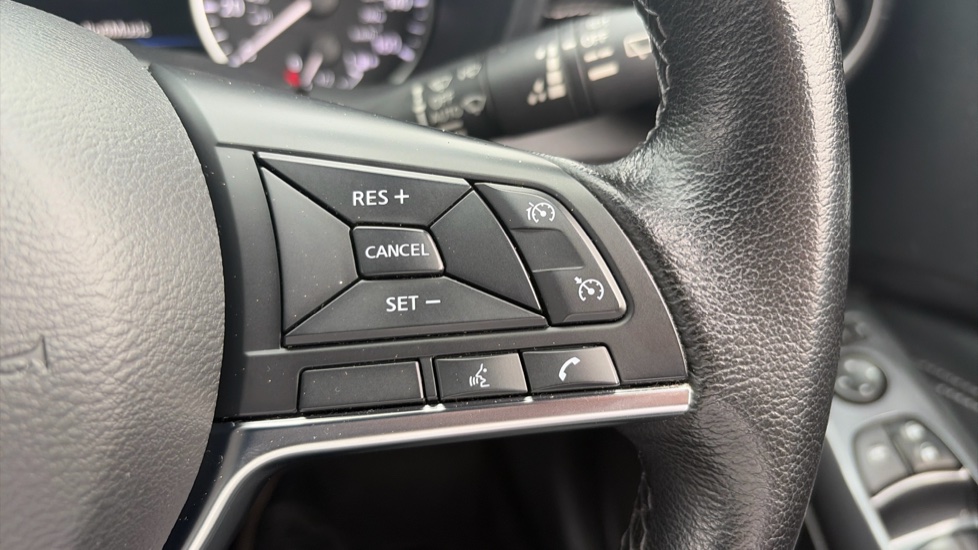 Nissan Juke 1.0 DiG-T 114 N-Connecta 5dr Petrol Hatchback - Image 30