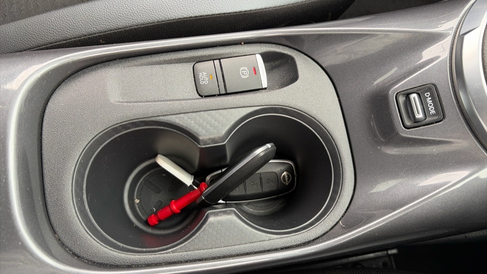 Nissan Juke 1.0 DiG-T 114 N-Connecta 5dr Petrol Hatchback - Image 31