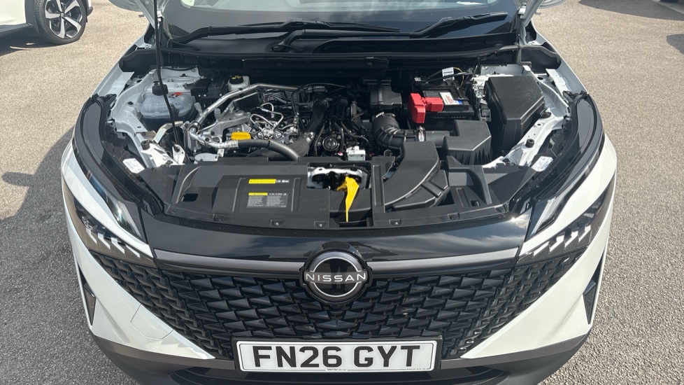 Nissan Qashqai 1.3 DiG-T MH 158 Acenta Premium 5dr Petrol Hatchback - Image 8