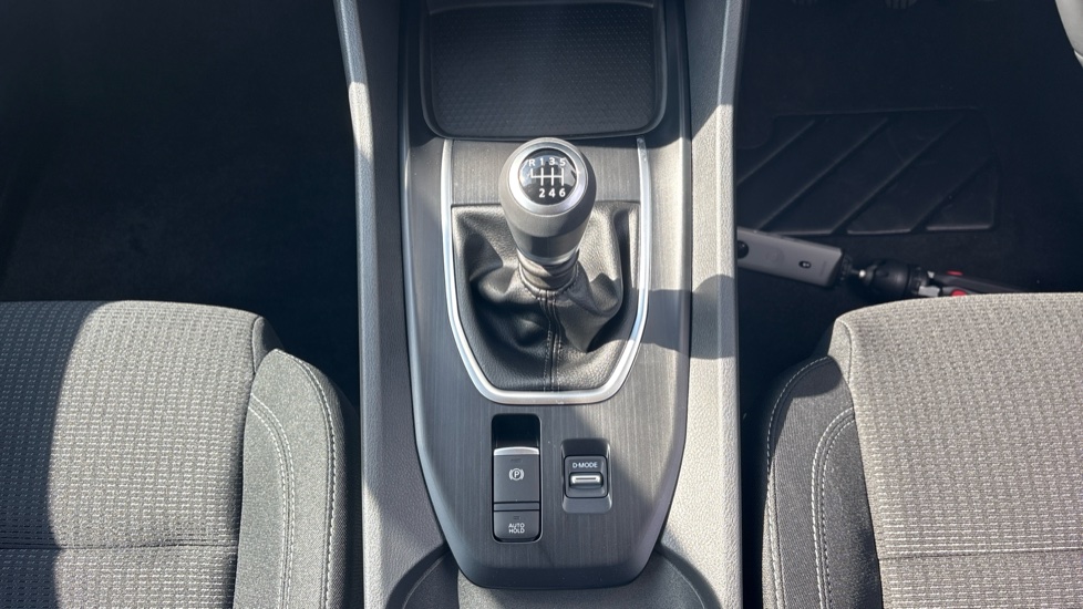 Nissan Qashqai 1.3 DiG-T MH 158 Acenta Premium 5dr Petrol Hatchback - Image 21