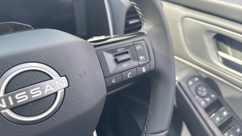Nissan Qashqai 1.3 DiG-T MH 158 Acenta Premium 5dr Petrol Hatchback - Image 24