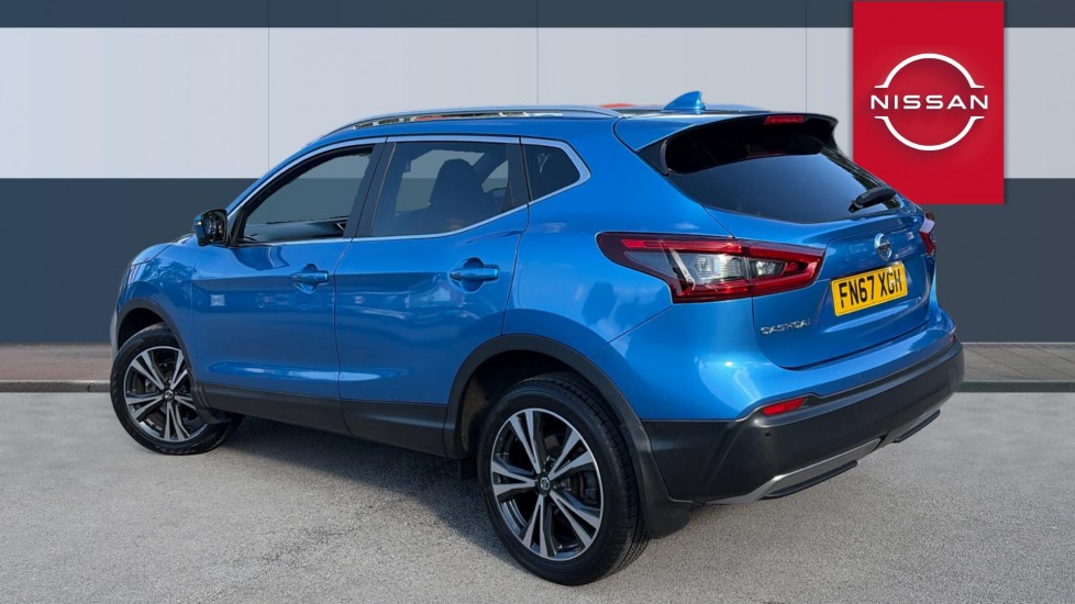 Nissan Qashqai 1.5 dCi N-Connecta 5dr Diesel Hatchback - Image 2