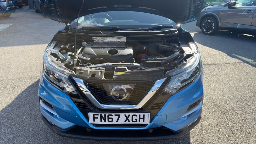 Nissan Qashqai 1.5 dCi N-Connecta 5dr Diesel Hatchback - Image 8