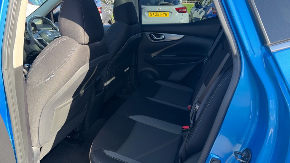 Nissan Qashqai 1.5 dCi N-Connecta 5dr Diesel Hatchback - Image 16