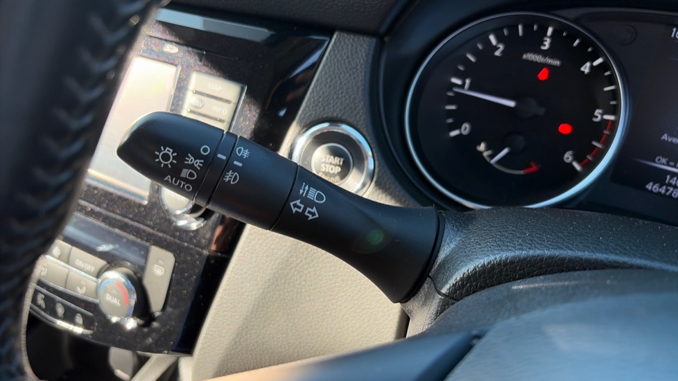Nissan Qashqai 1.5 dCi N-Connecta 5dr Diesel Hatchback - Image 26