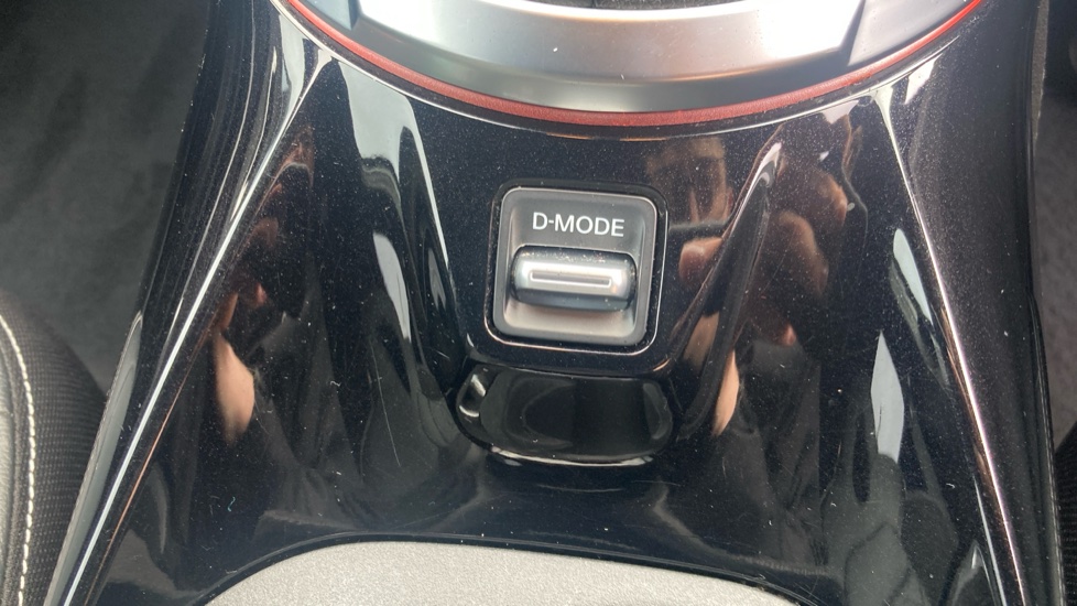 Nissan Juke 1.0 DiG-T 114 Tekna+ 5dr Petrol Hatchback - Image 45