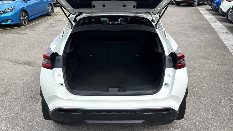 Nissan Juke 1.0 DiG-T 114 Tekna 5dr DCT Petrol Hatchback - Image 4