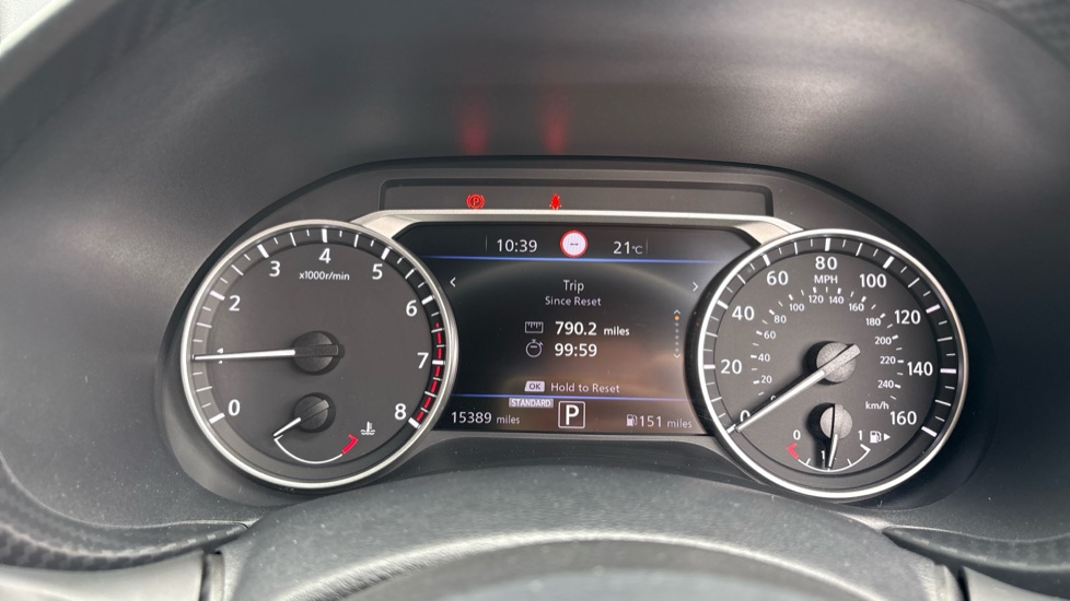 Nissan Juke 1.0 DiG-T 114 Tekna 5dr DCT Petrol Hatchback - Image 29