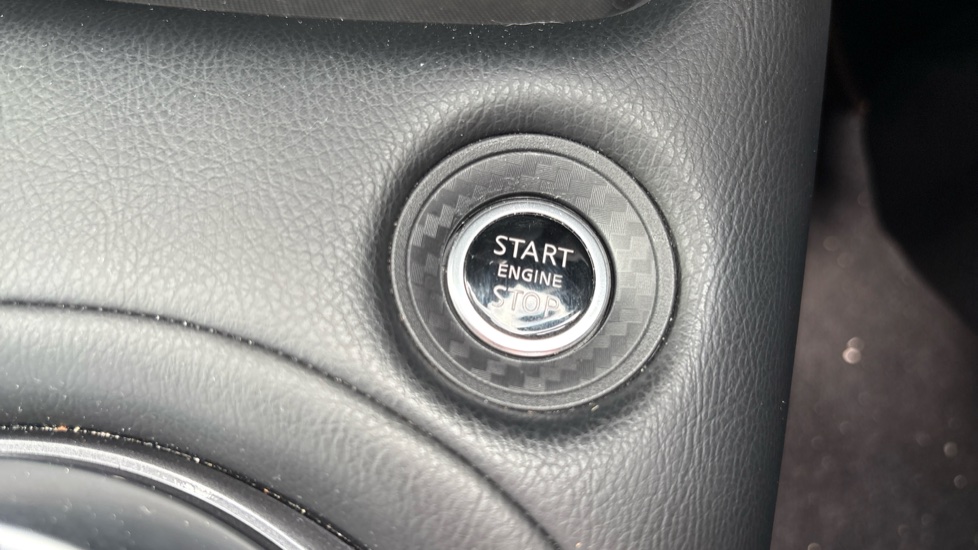 Nissan Juke 1.0 DiG-T 114 Tekna 5dr DCT Petrol Hatchback - Image 40