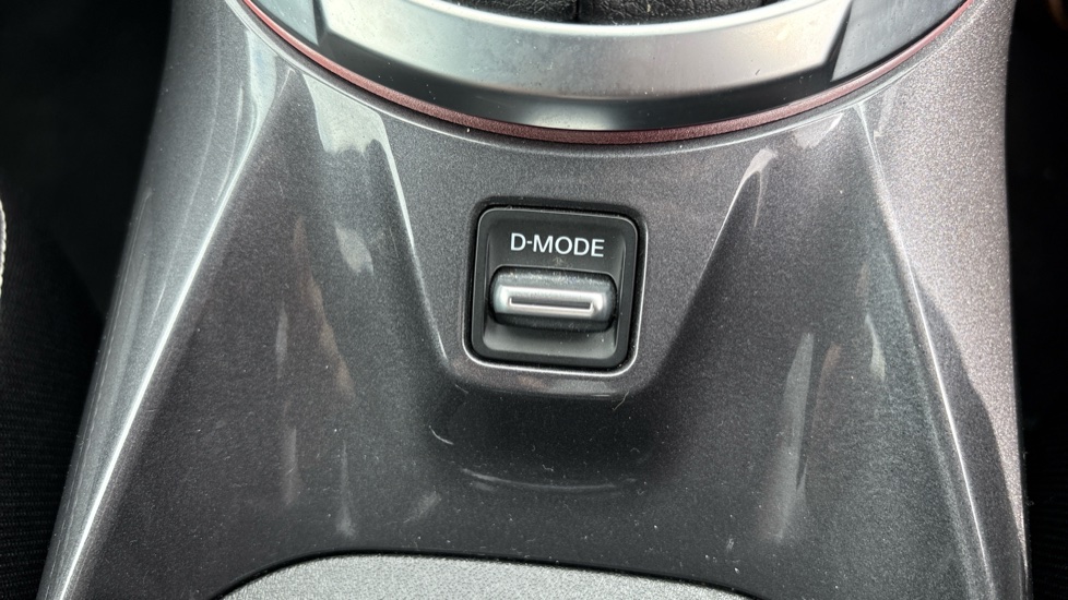 Nissan Juke 1.0 DiG-T 114 Tekna 5dr DCT Petrol Hatchback - Image 42