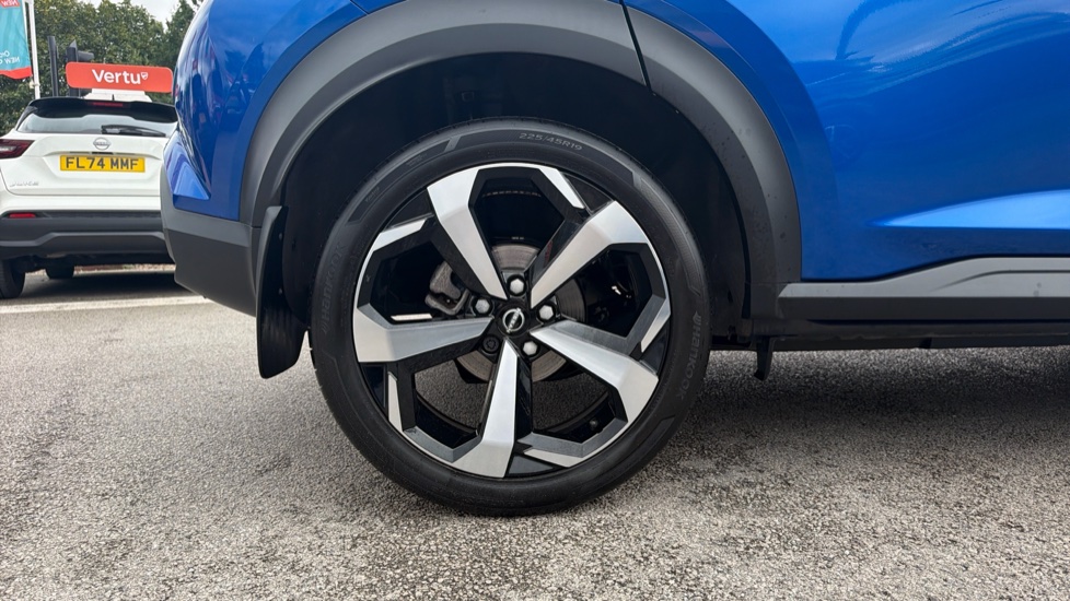 Nissan Juke 1.0 DiG-T 114 Tekna 5dr DCT Petrol Hatchback - Image 7