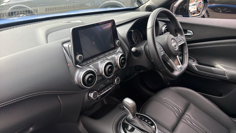 Nissan Juke 1.0 DiG-T 114 Tekna 5dr DCT Petrol Hatchback - Image 9