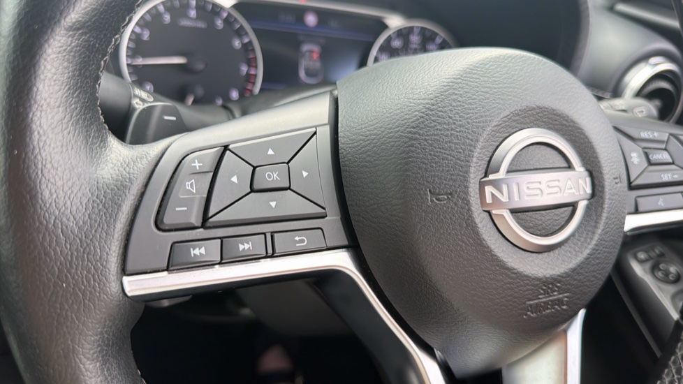 Nissan Juke 1.0 DiG-T 114 Tekna 5dr DCT Petrol Hatchback - Image 34