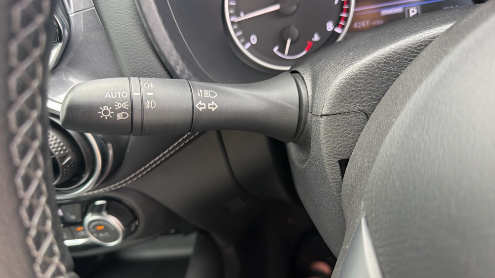 Nissan Juke 1.0 DiG-T 114 Tekna 5dr DCT Petrol Hatchback - Image 36