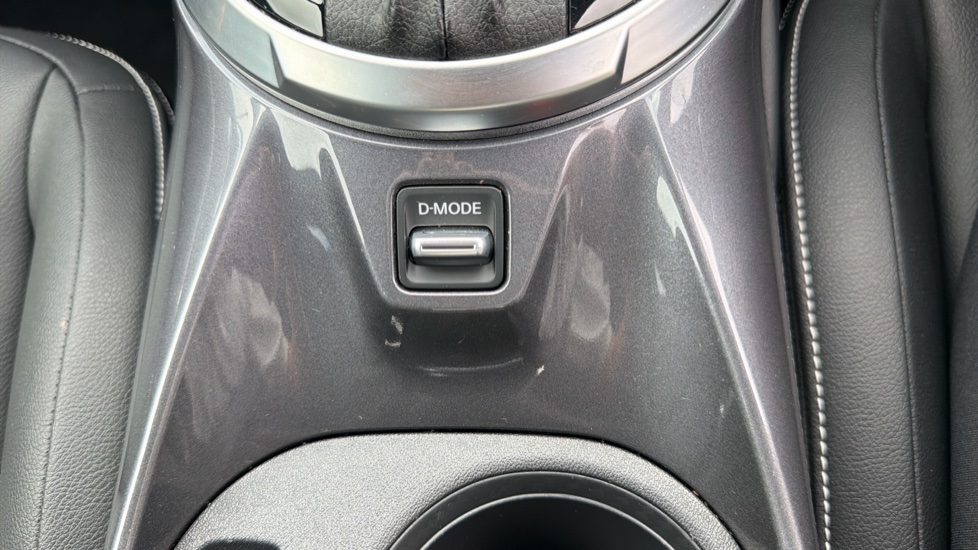 Nissan Juke 1.0 DiG-T 114 Tekna 5dr DCT Petrol Hatchback - Image 39