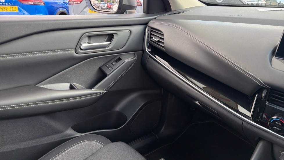 Nissan Qashqai 1.5 E-Power N-Connecta 5dr Auto Hybrid Hatchback - Image 25