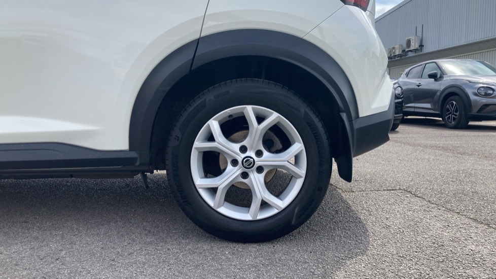 Nissan Juke 1.0 DiG-T 114 N-Connecta 5dr Petrol Hatchback - Image 7