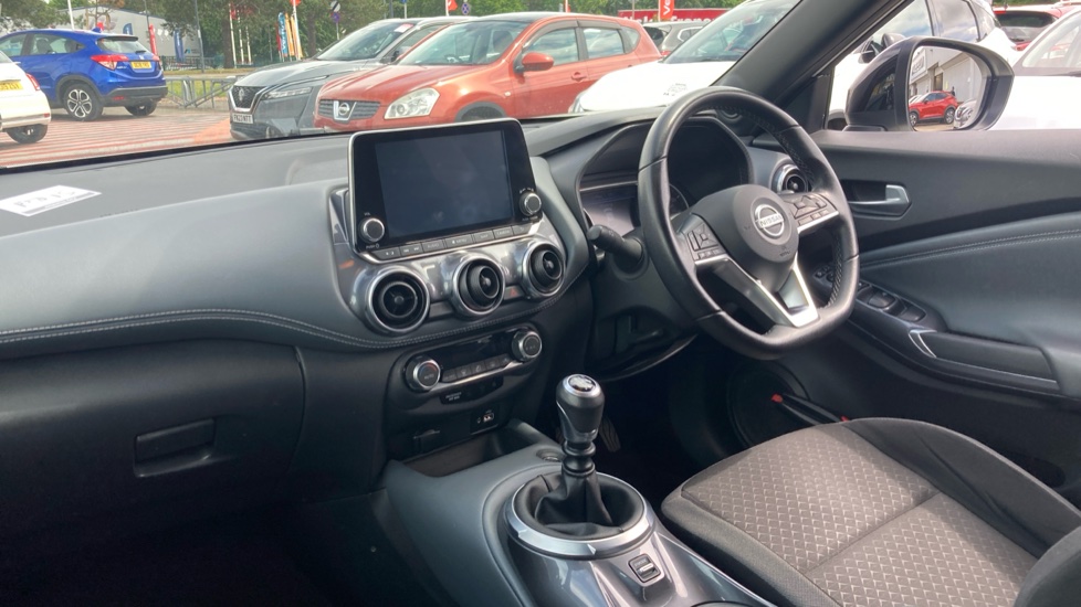 Nissan Juke 1.0 DiG-T 114 N-Connecta 5dr Petrol Hatchback - Image 9