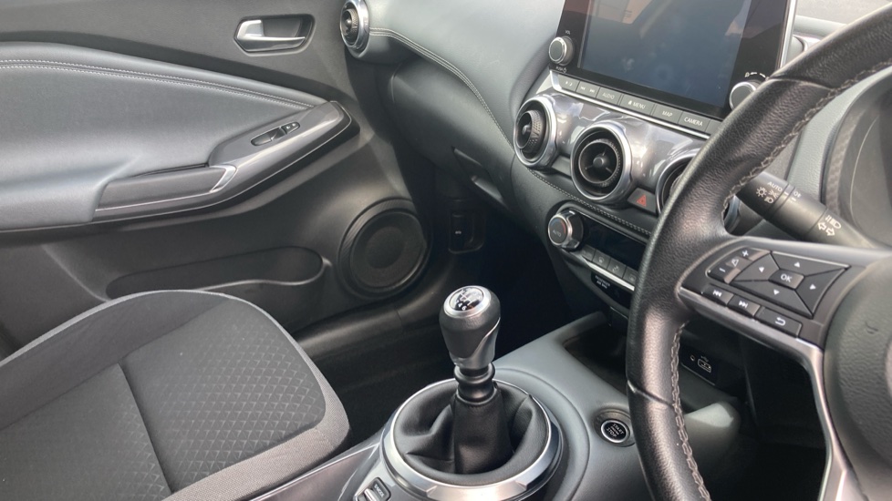Nissan Juke 1.0 DiG-T 114 N-Connecta 5dr Petrol Hatchback - Image 14