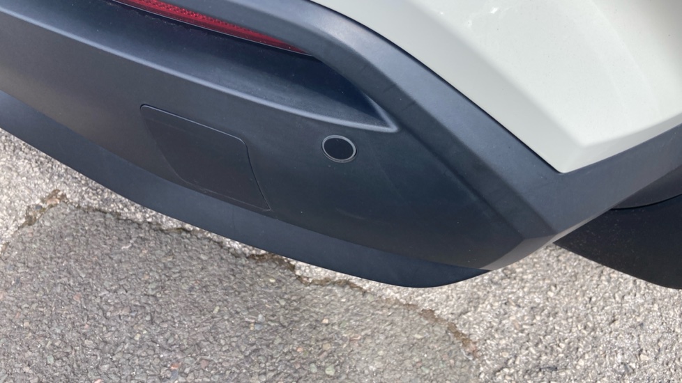 Nissan Juke 1.0 DiG-T 114 N-Connecta 5dr Petrol Hatchback - Image 21