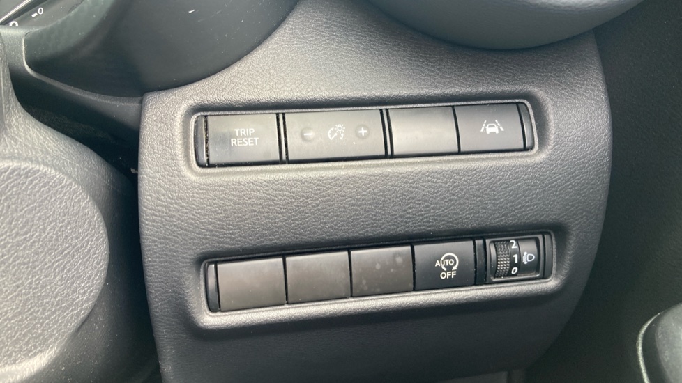 Nissan Juke 1.0 DiG-T 114 N-Connecta 5dr Petrol Hatchback - Image 23