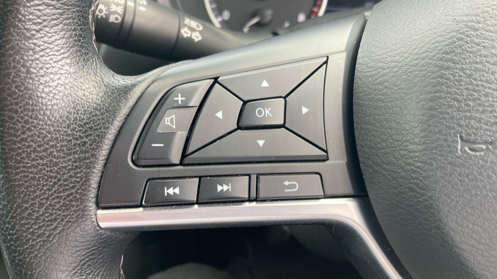 Nissan Juke 1.0 DiG-T 114 N-Connecta 5dr Petrol Hatchback - Image 25