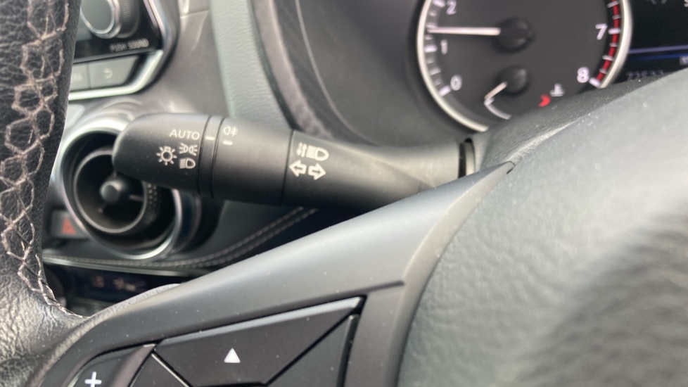 Nissan Juke 1.0 DiG-T 114 N-Connecta 5dr Petrol Hatchback - Image 27