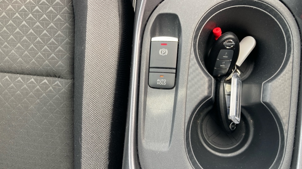 Nissan Juke 1.0 DiG-T 114 N-Connecta 5dr Petrol Hatchback - Image 28