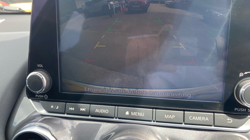 Nissan Juke 1.0 DiG-T 114 N-Connecta 5dr Petrol Hatchback - Image 31