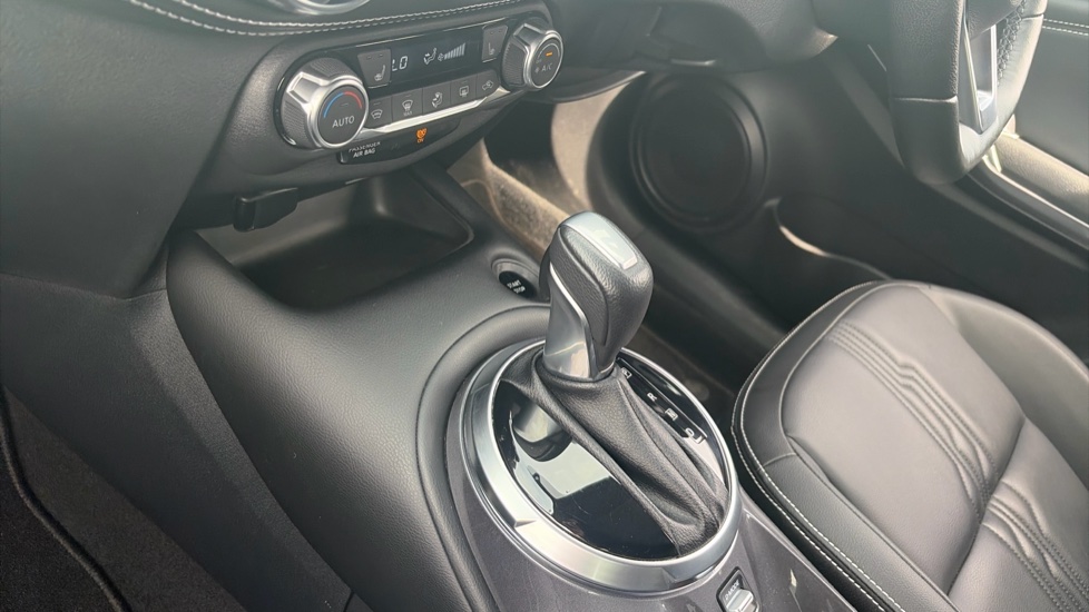 Nissan Juke 1.6 Hybrid Tekna 5dr Auto Hybrid Hatchback - Image 13