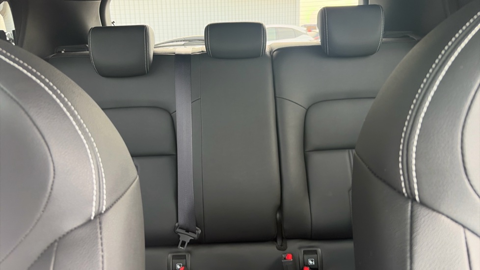 Nissan Juke 1.6 Hybrid Tekna 5dr Auto Hybrid Hatchback - Image 15