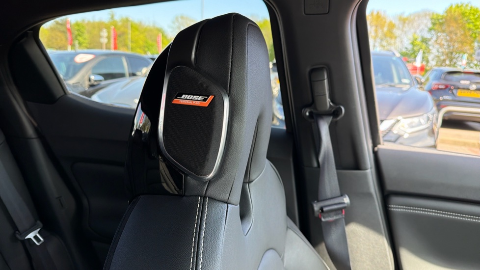 Nissan Juke 1.0 DiG-T Tekna 5dr Petrol Hatchback - Image 27