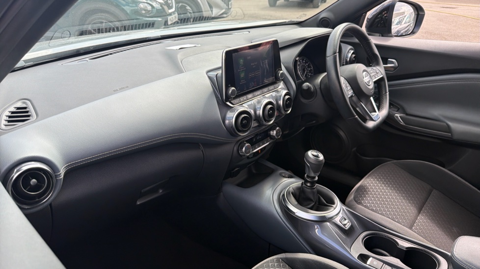 Nissan Juke 1.0 DiG-T 114 N-Connecta 5dr Petrol Hatchback - Image 9